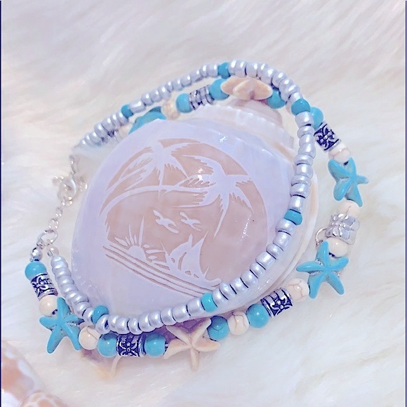 Beach Vibes Beaded Double Layered Turquoise StarFish & SeaTurtle Charm Bracelet - Picture 3 of 13
